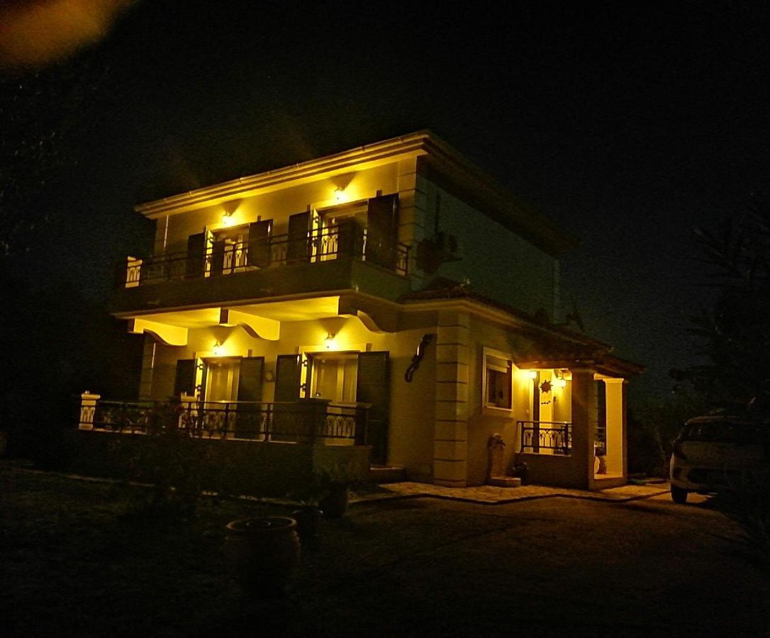 Villa Gecko, Arillas Kavvadades Bagian luar foto